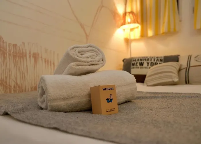 - Petit Studio, Hyper Centre