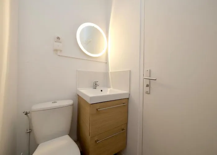 - Petit Studio, Hyper Centre *